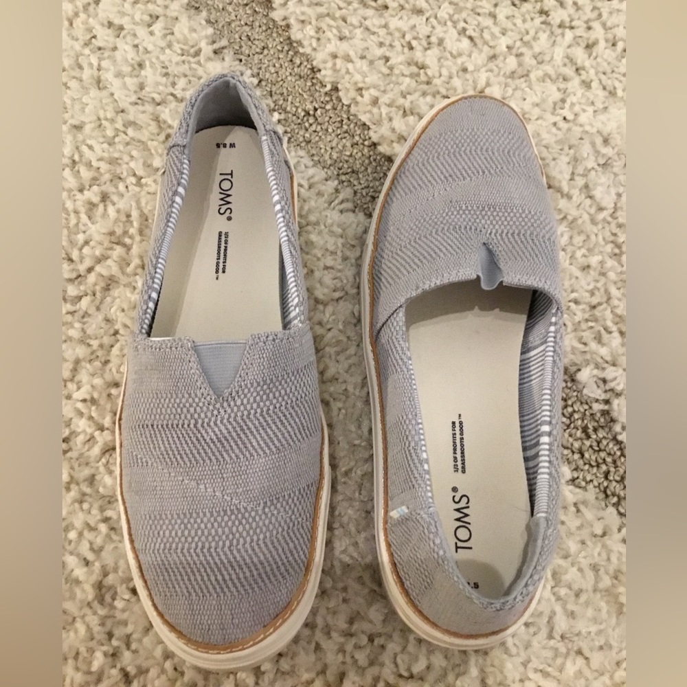 Tom’s slip on shoes, 8.5